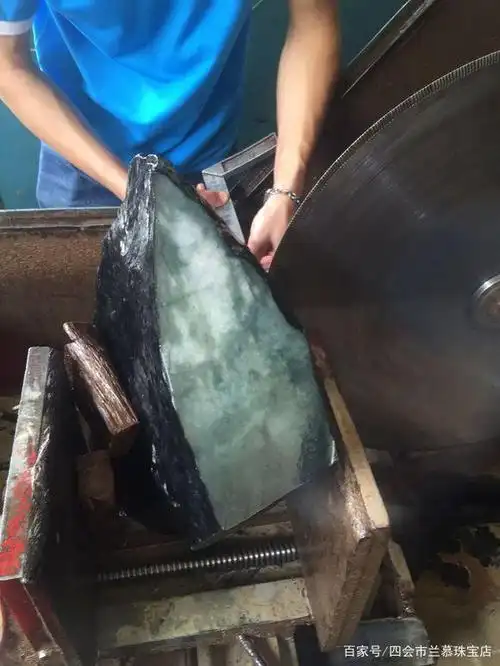 翡翠的加工过程