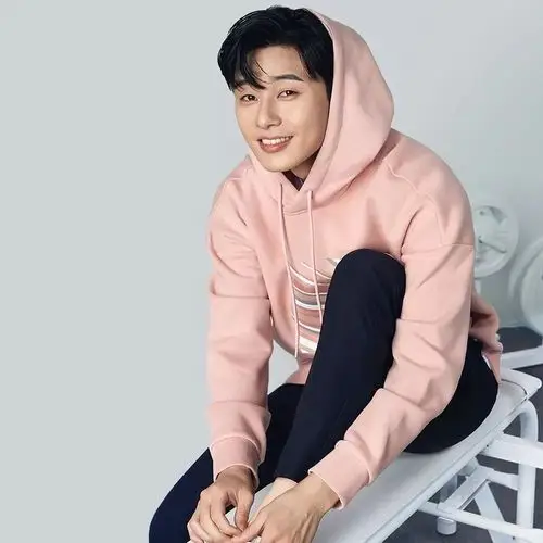 朴叙俊这个搞怪可爱的男孩实在是太令人着迷了