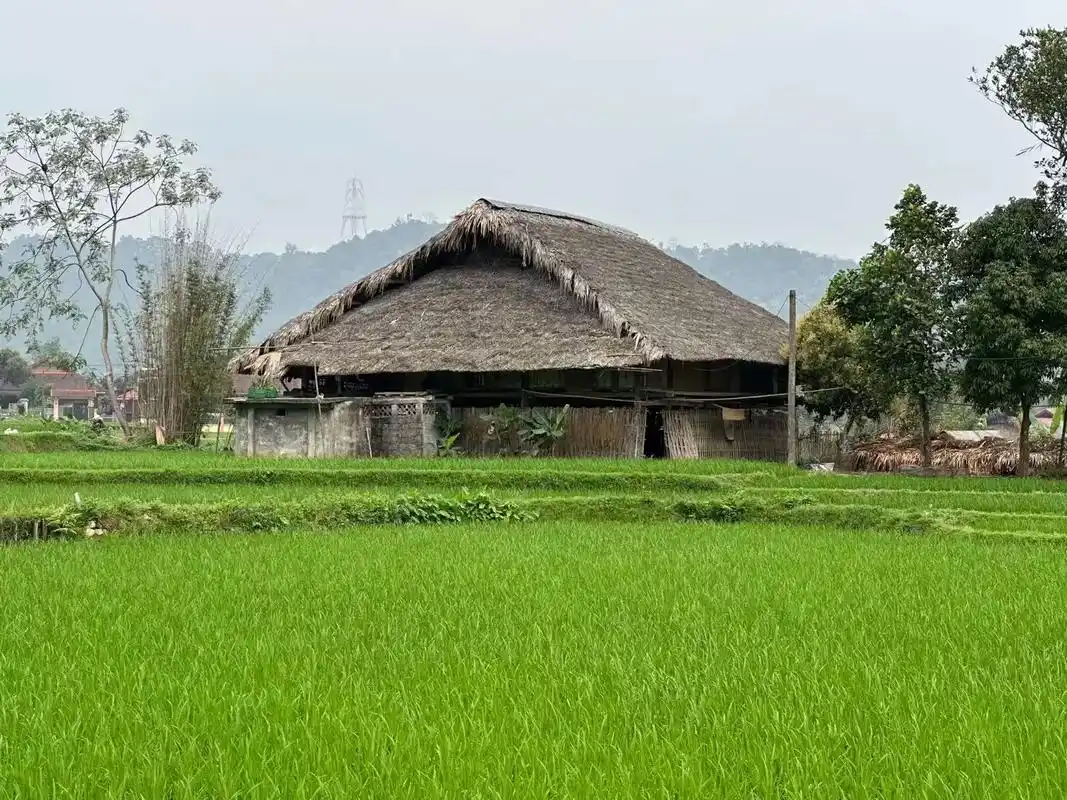 越南河江市原生态自然风光,民族文化浓厚,国内旅游爆棚.这里是 - 抖音