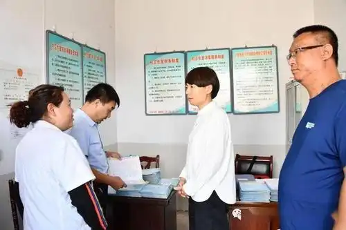 刘舒华督导健康扶贫
