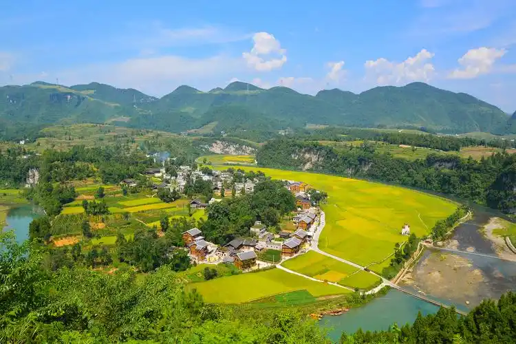 鹰潭贵溪市的醉美乡村·多彩贵塘乡村旅游风光带以自然风光和人文内涵