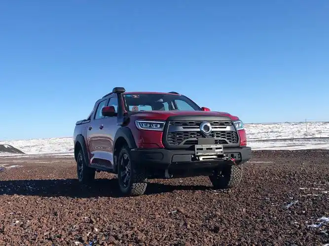 你们向往珠峰而我选择火山实拍长城炮越野版