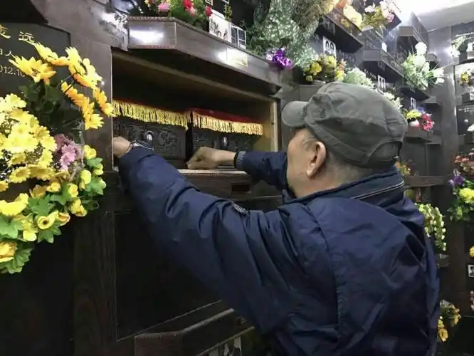 父母骨灰于2016.11.3合葬于郑州市烈士陵园祥云阁.