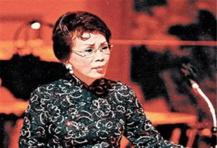 原创霍英东原配离世霍家很是重视赌王原配根本没法比