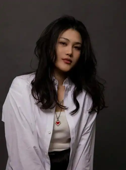 谍战教父柳云龙:开过公司,经过商,娶了大学同学,婚姻幸福美满