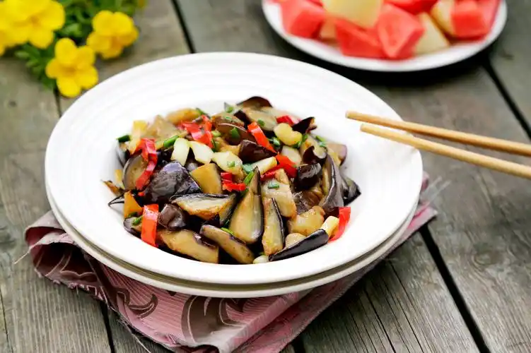 怪不得你说茄子是"吸油鬼",原来开始第一步就做错了!