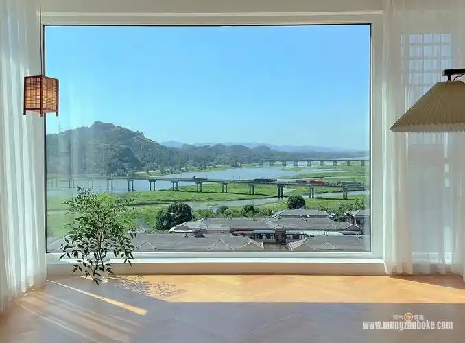 大玻璃落地窗值得装吗全面分析优点和缺点安装前这5个重要问题要特别