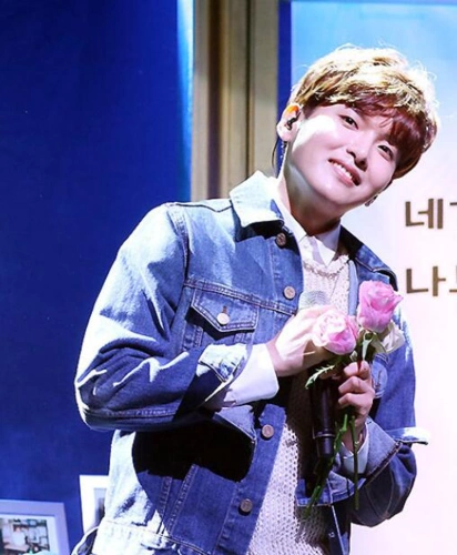 金厉旭承认恋情离省800万又近了一步网友艾特宋雨琦你家房子塌了