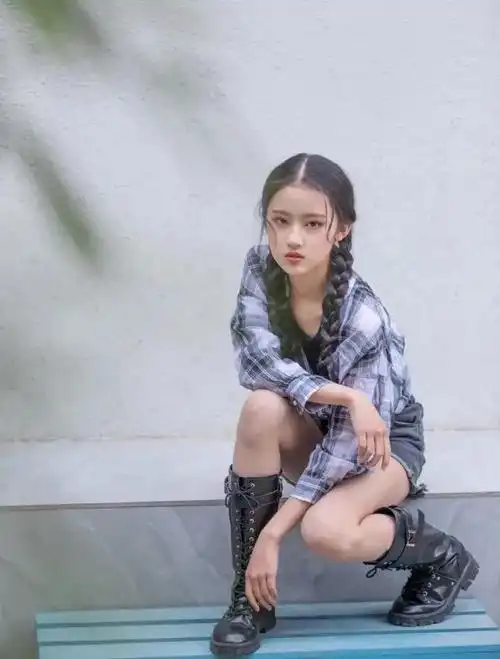 原创新天龙八部天山童姥扮演者张婉儿三岁开始出道演戏素颜被称小