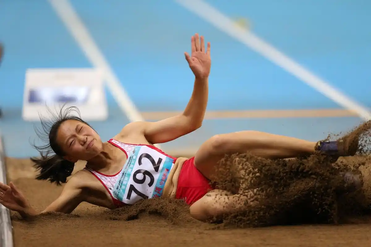 田径社会俱乐部组女子跳远决赛赛况