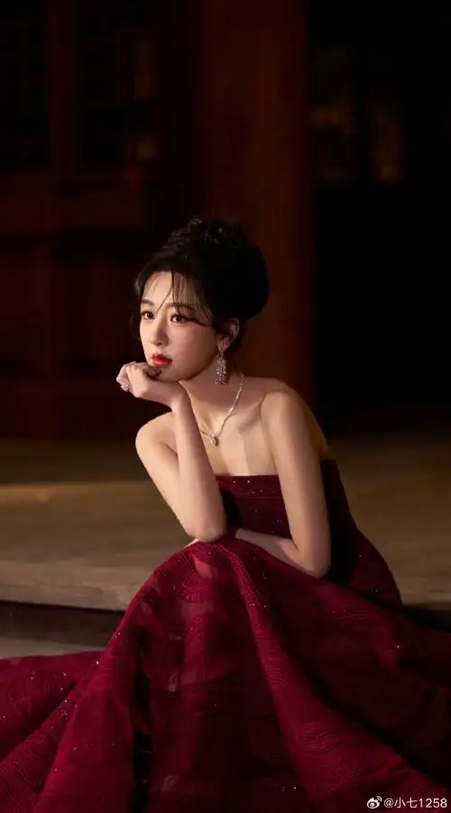 杨紫 复古羊毛卷##杨紫时尚先生十二月刊封面