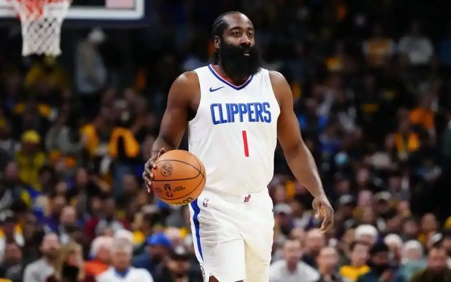 哈登21分末节再哑火:遭6连败难掩失落情绪 加盟快船未尝胜绩_腾讯新闻