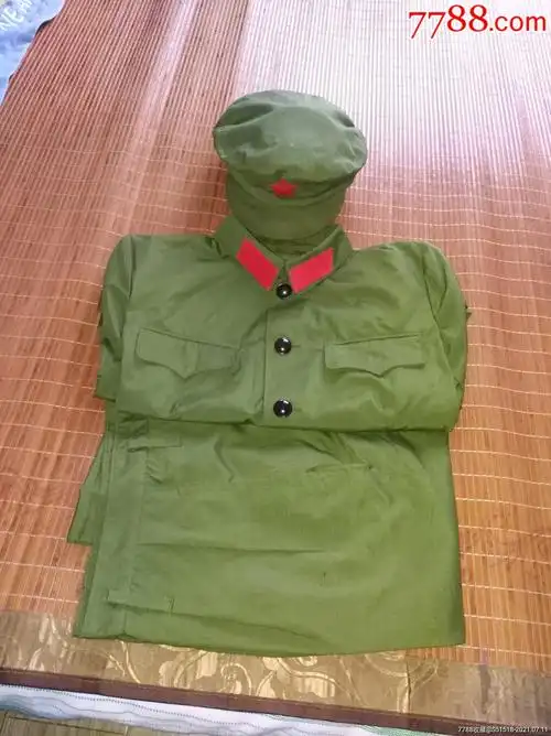 一套正2号65式的确良干部服