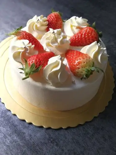 水无痕~做的化繁为简:3款美貌又易学的草莓淡奶油装饰蛋糕