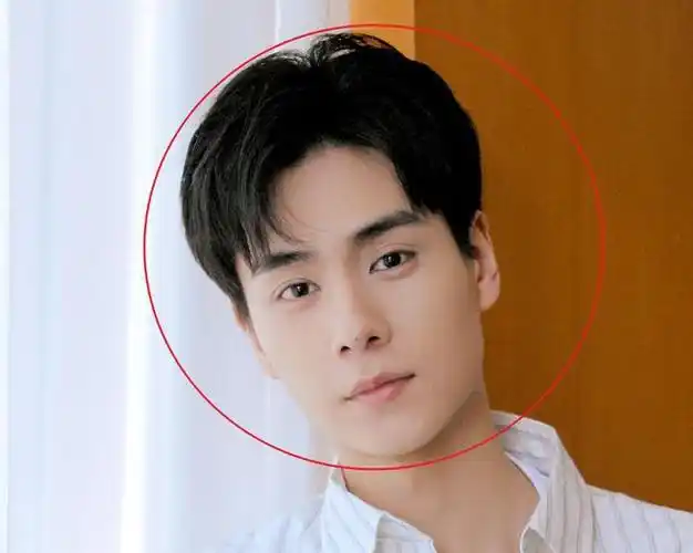 胡一天5年前旧照上热搜淡妆清秀到不敢认这颜值是吃了防腐剂