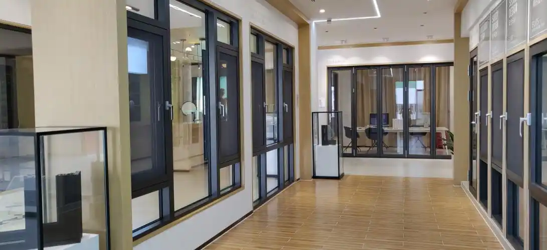 欧式节能系统门窗案例展品系统门窗落地样板展厅参观系统门窗落地样板