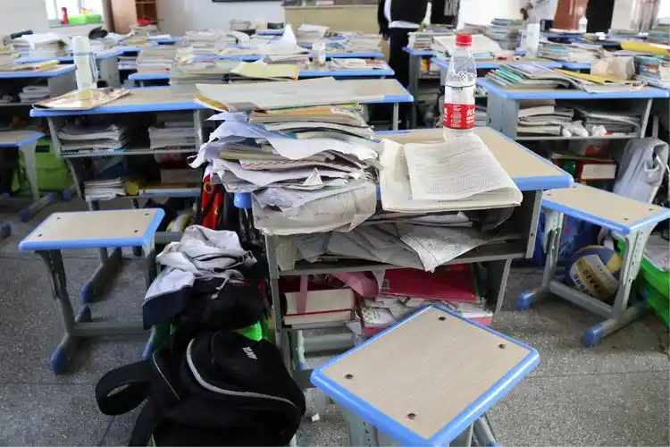 杂乱的"教室"……需要我们调整