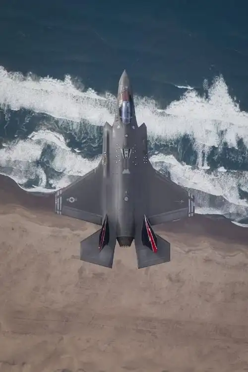 一直被网友黑的f35战斗机,美国要造六千架,美军方吃错药了?