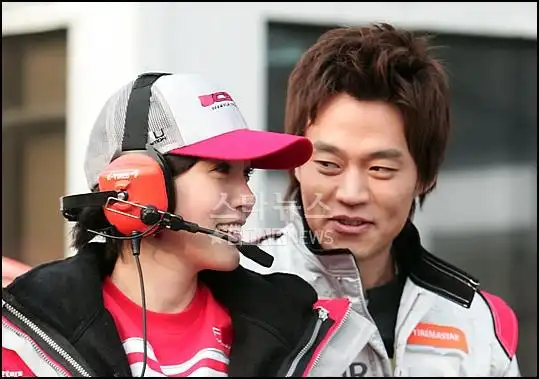 李瑞镇金晶恩花絮sbs恋人赛车场面公开摄影图片