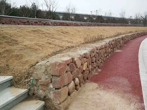 毛石挡墙