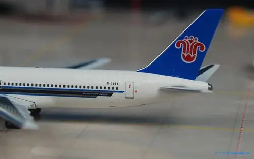 b-2564 中国南方航空 波音767-300 1/500比例