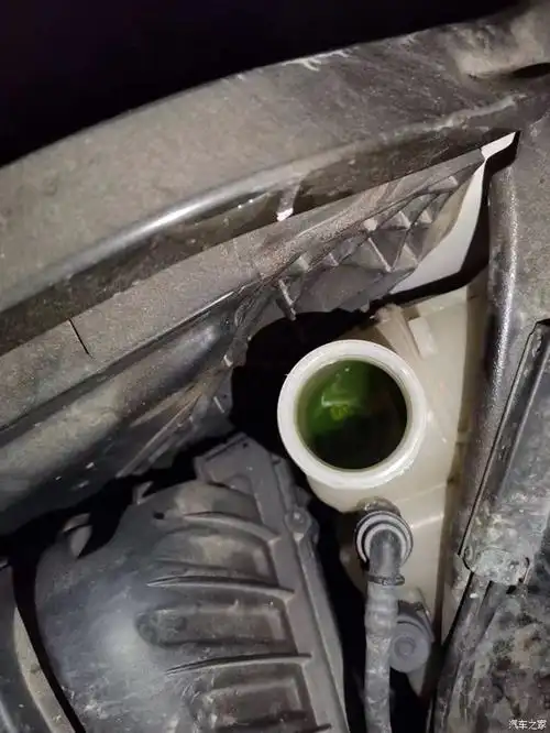【图】我同事x1的防冻液咋在max线上面._宝马x1论坛_汽车之家论坛