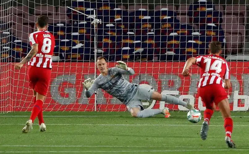 足球——西甲:巴塞罗那平马德里竞技