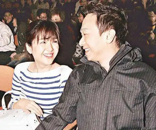 43岁的家强曾说自乖儿子黄庆阳出世后,已将孩子放在第一位,当日所见