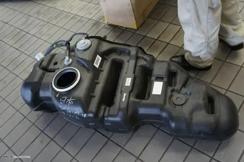 美规5700加装副油箱(上图片) - 兰德酷路泽 - 越野e族论坛