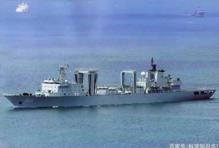 中国海军补给舰稳坐世界第二排水量超37万吨海军能走多远