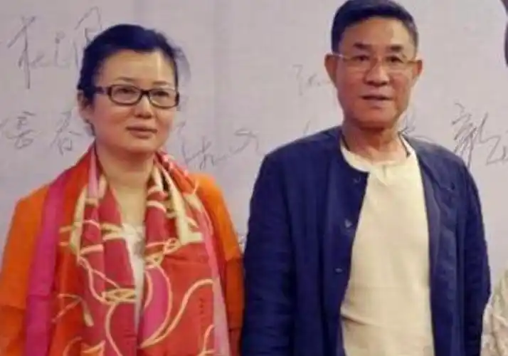 娱乐圈一位值得尊敬的老戏骨爆出丑闻!会不会影响儿子的生涯?