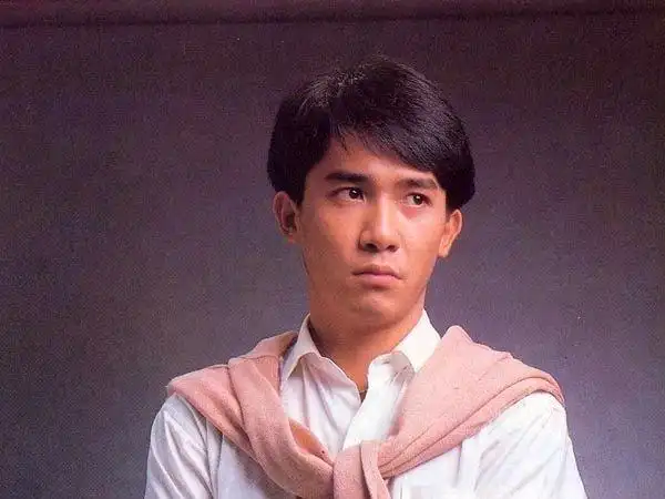 1962年6月27日出生于中国香港,祖籍广东省台山市,华语影视男演员