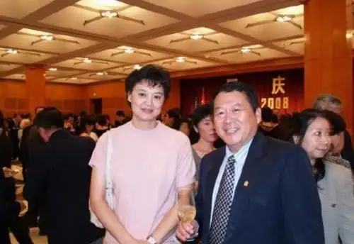 老女排周晓兰一家人近照,她的丈夫资料照片