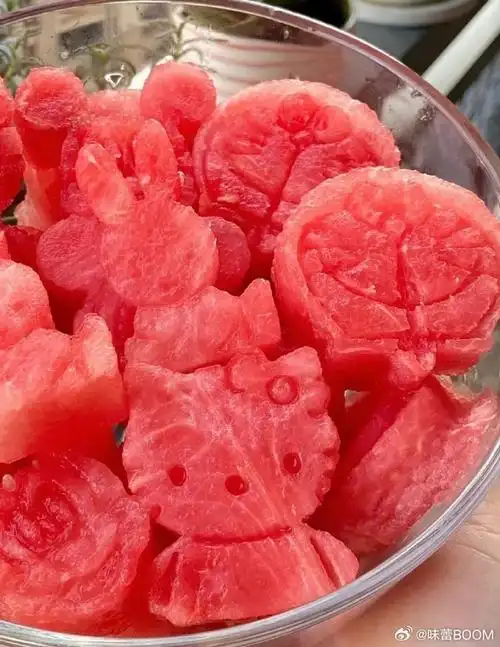 西瓜才是夏天必不可少的东西,不接受反驳#美食图文大赏##带着微博去