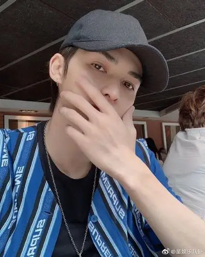 一波爱豆挡脸自拍小合集