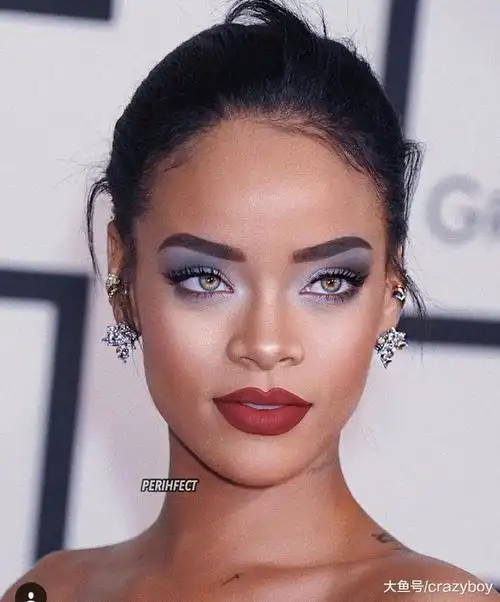 日婆蕾哈娜化身埃及艳后美炸了最后一张看完让人想吐