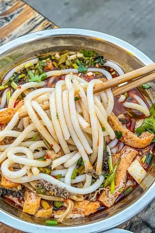 湖南米粉里,为什么藏着一个湘菜王国?