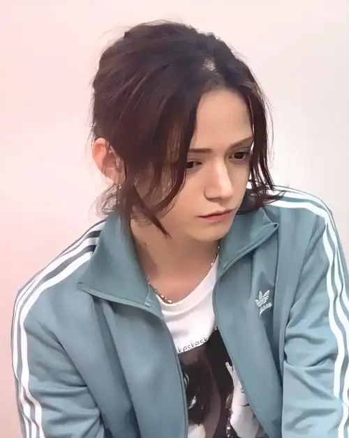 假面骑士:三浦凉介近照曝光,颜值变化明显,女性化十足 - 哔哩哔哩