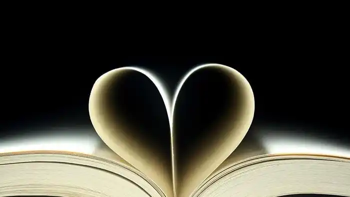 两张翻页书籍ppt背景图片