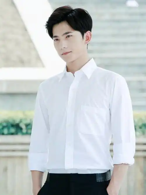 易烊千玺张艺兴吴亦凡一大波穿白衬衫的男神来袭