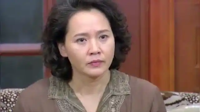 门第:张茵打电话找何妈妈,相约茶楼见面,处理春生小贝的事