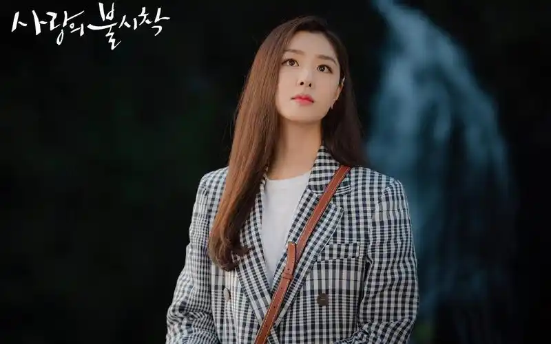 电脑壁纸 影视 日韩影视 2019年都市爱情片《爱的迫降》最新剧照