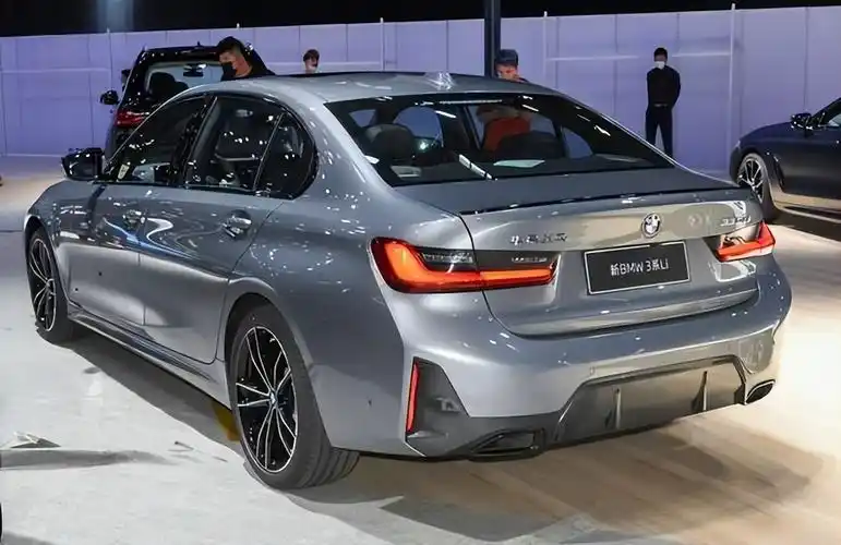 2023款宝马3系已上路,30万预算可进店试车,内饰就是"小7系"