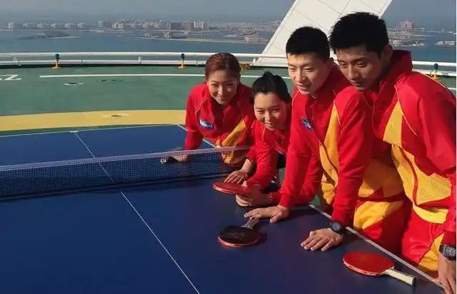 刘诗雯和张继科,曾能把运动装穿出情侣装感觉,那时的美好岁月啊