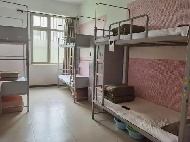 弘扬永中精神办负责任教育永中学子返校第一天