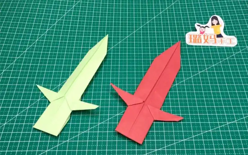 小飞刀折纸教程,男孩子们都喜欢的手工玩具_哔哩哔哩_bilibili