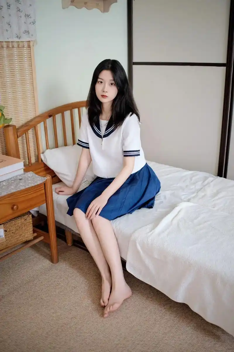 清新居家 jk.一组清新风格的少女居家写真.素人模特虽然没有 - 抖音