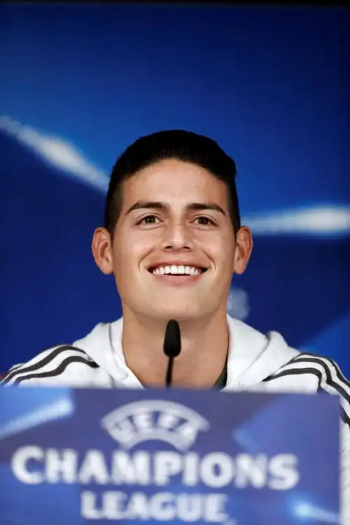 j罗重返伯纳乌四宫格.