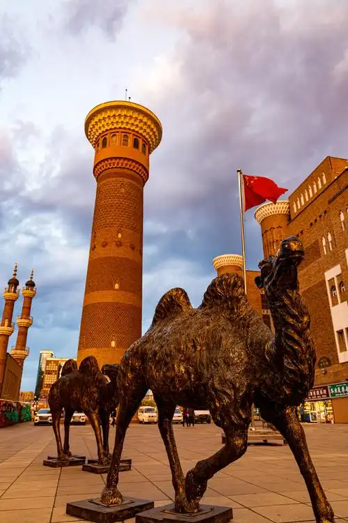 丝路之光摄于新疆乌鲁木齐国际大巴扎.