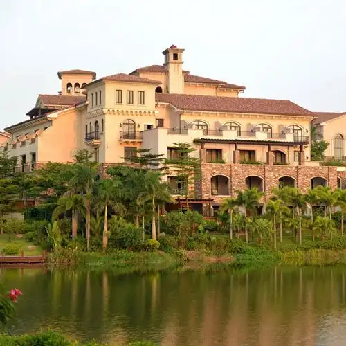 广州花都美林湖温泉大酒店(双人 自助早餐 自助晚餐 无限次温泉)